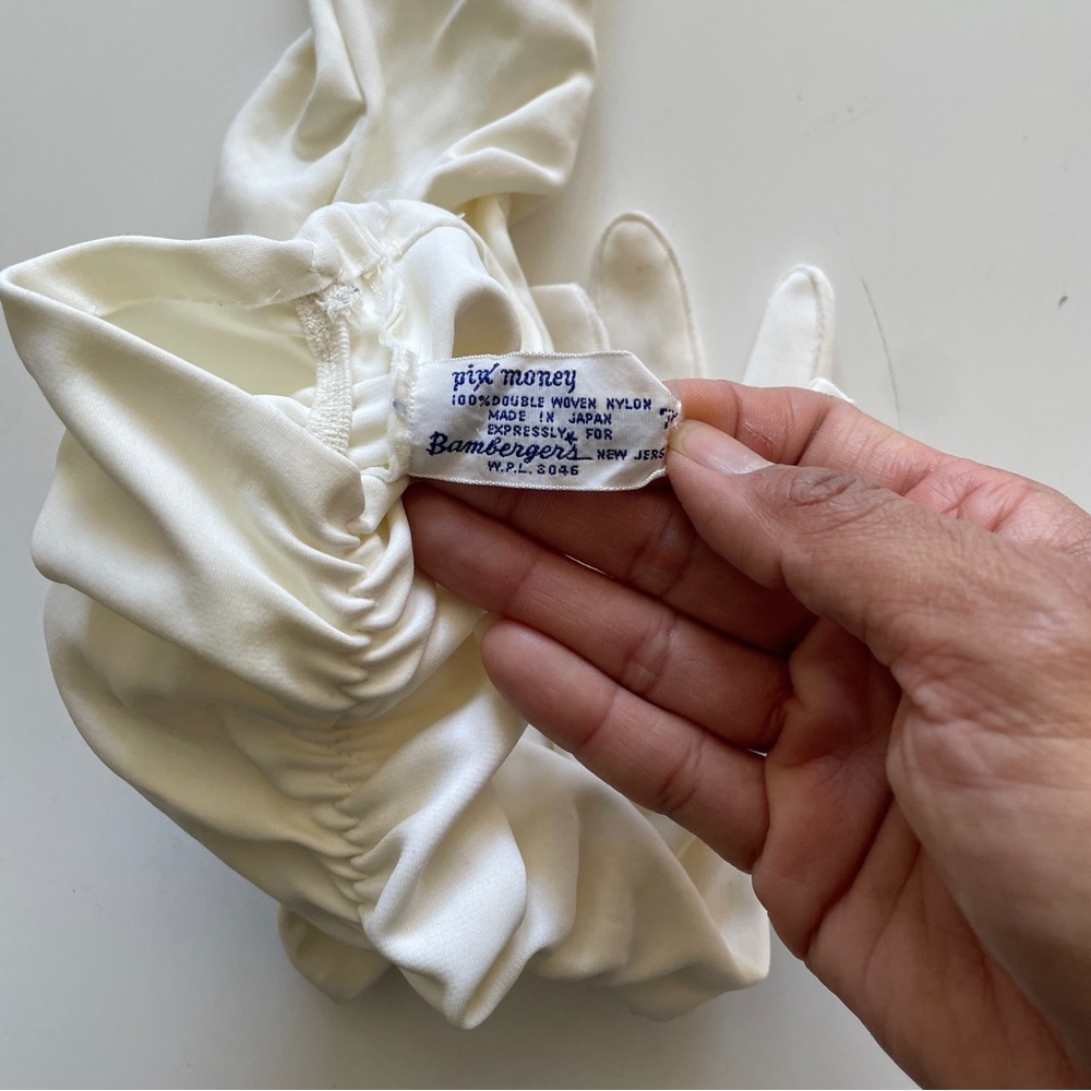 Soft Girl Vintage Long Cream Ruched Lady Gloves Nylon Japan Bambergers Feminine - Picture 2 of 2